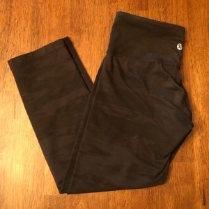 Lululemon camo biker short leggings
